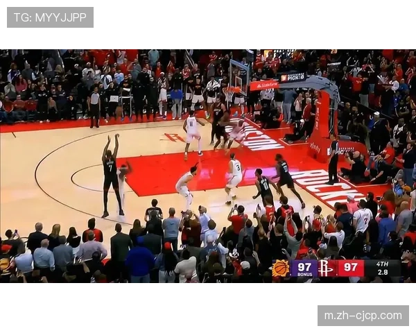 太阳布克27分格林25分 客场大胜雄鹿豪取三连胜稳居第七